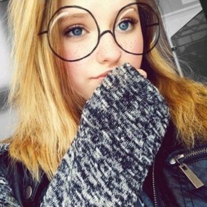 Meet your Posher, Elliana